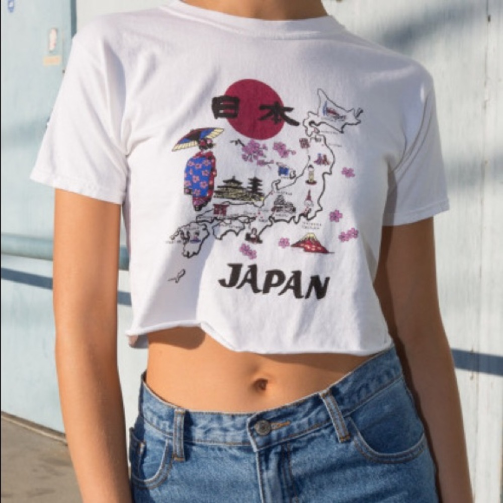 Brandy Melville japan shirt